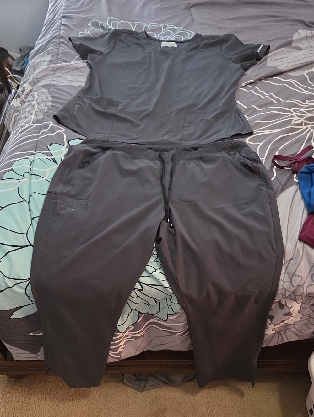Sketchers Barco Women's Gray Utility Scrub Set - Comfortable Workwear